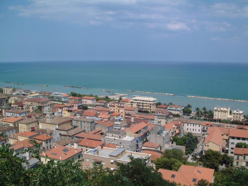 Hotel Capital Cupra Marittima Exterior foto